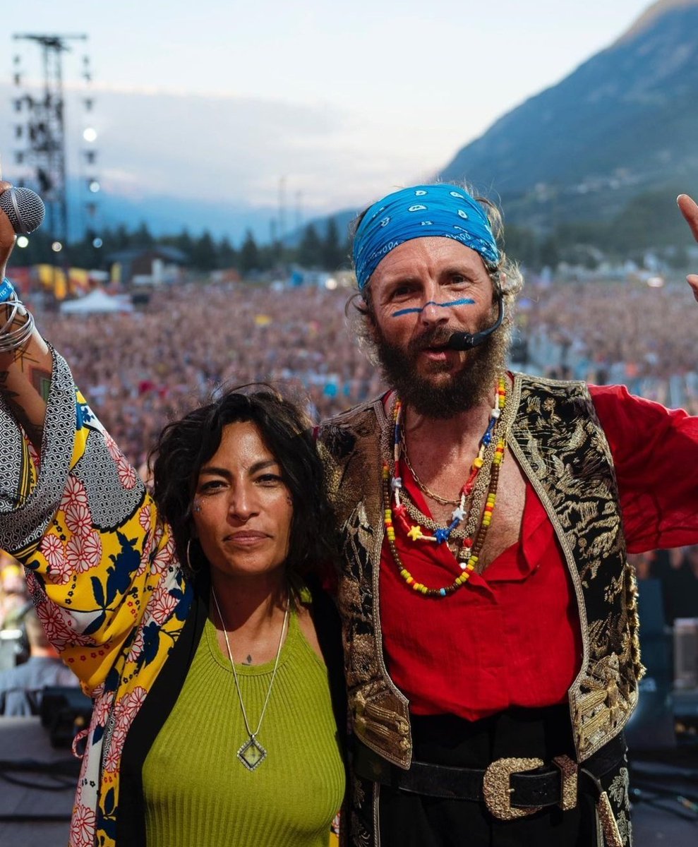 Qué me decí de esta foto de Ana Tijoux con Jovanotti tocando en Italia ante 35.000 personas hace un par de días? 🔥