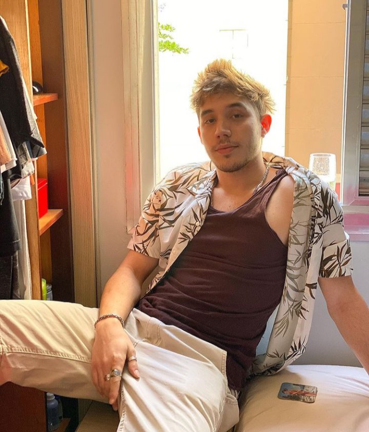 oficiaIhoc's tweet photo. Estamos na final!! To muito feliz de ter chegado até aqui jogando de forma tranquila, fazendo amizades e conexões verdadeiras, fui leal a elas do início ao fim! 🌞💛
Boa sorte a todos, amei participar do @thecirclefastt! #TCF1 https://t.co/uLbnlbFOKe