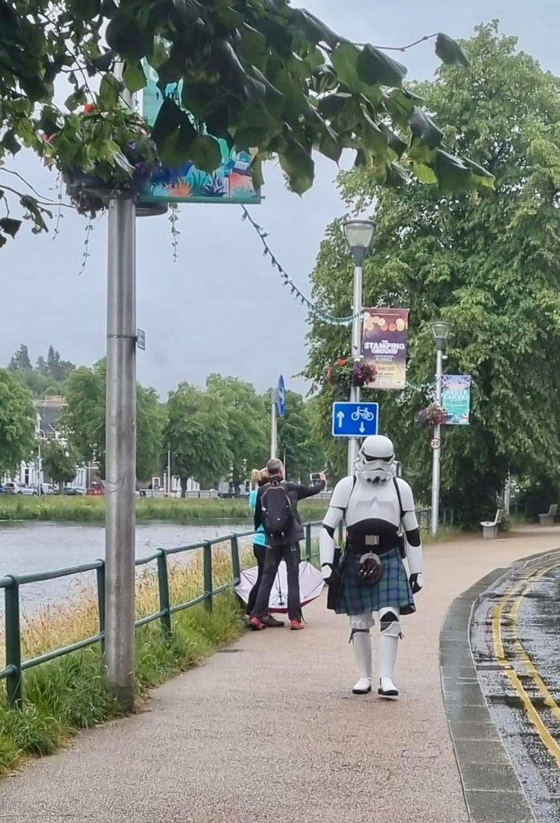 kirst4778's tweet photo. @MarkHamill @CAV_82 Ah, but have you ever seen a Storm Trooper in Inverness?! #TrueScotsman?! 😂 #NorthStarWars https://t.co/HrlegCuL31