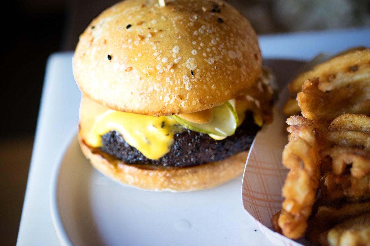 rayrayshogpit's tweet image. Granville’s smoked burger