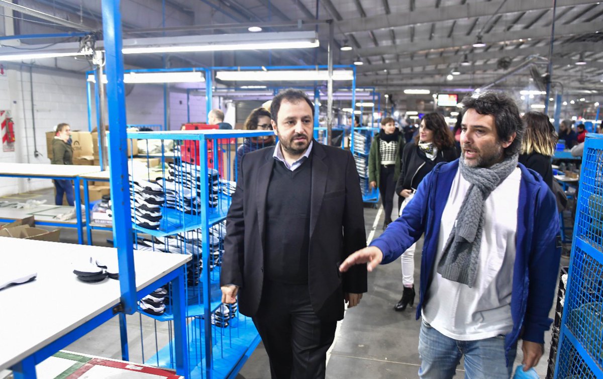 SecTrabajoAR's tweet photo. 📍 Junto al subsecretario @GerardoGiron , estuvimos en #Junín, y recorrimos la empresa #Biocontinentar, dedicada a la fabricación de calzado deportivo, que cuenta con los programas #PIL y #TeSumo. https://t.co/kLb6E1xwHY