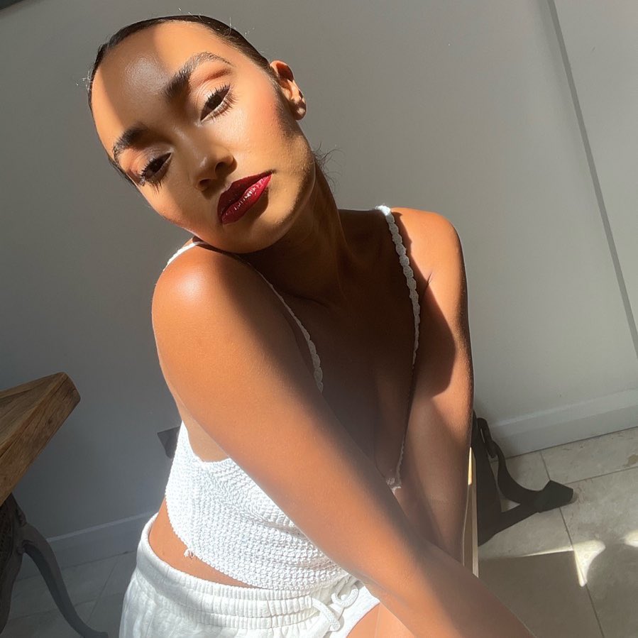 LEIGHZIP's tweet image. sunkissed leigh-anne