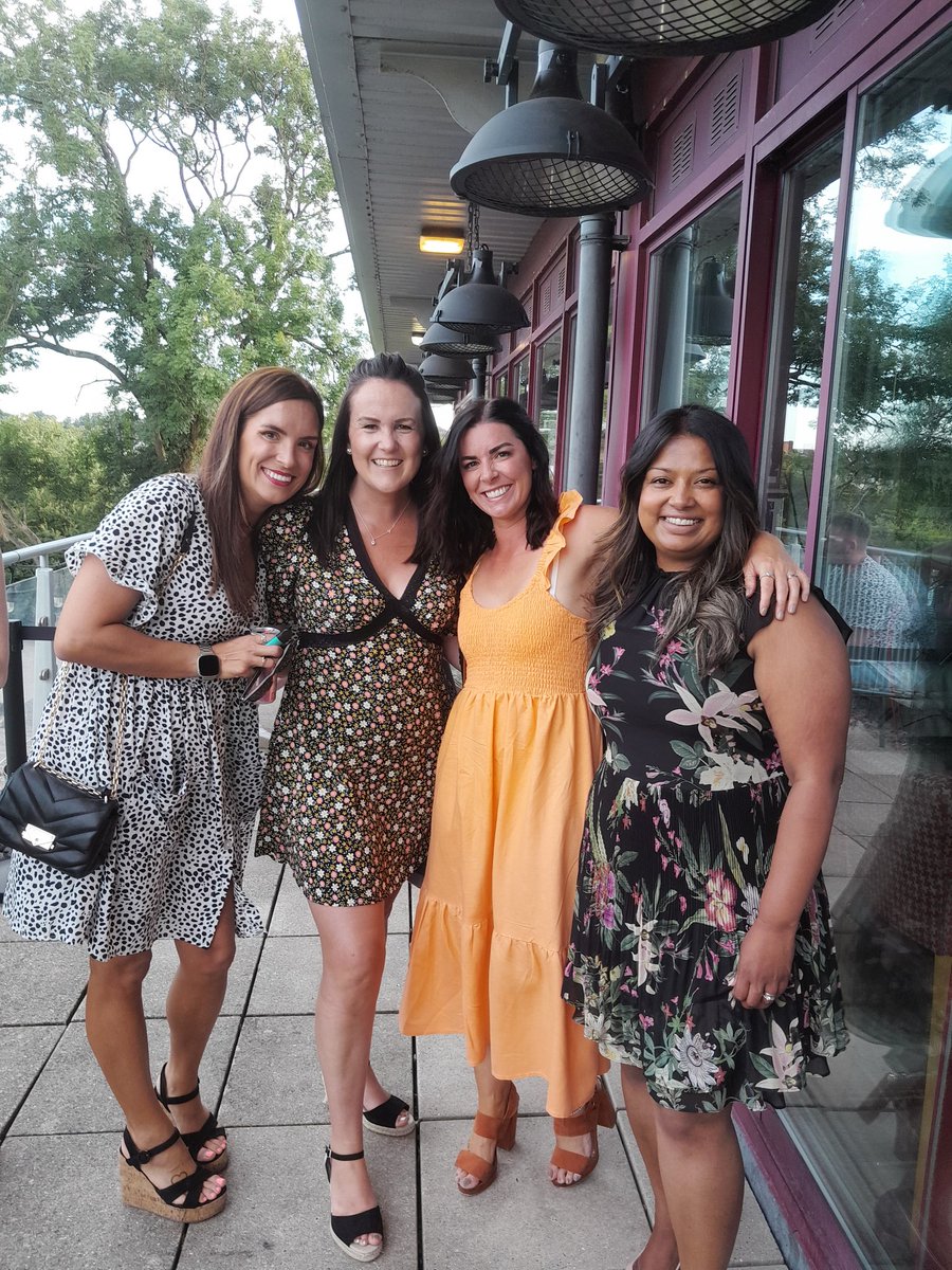 PontyclunRFC's tweet photo. It's Gin o'clock @PontyclunRFC tonight! Have fun ladies! #rugbyfamily #notjustformen #cheers #balconyviews https://t.co/0qrRPorfYk