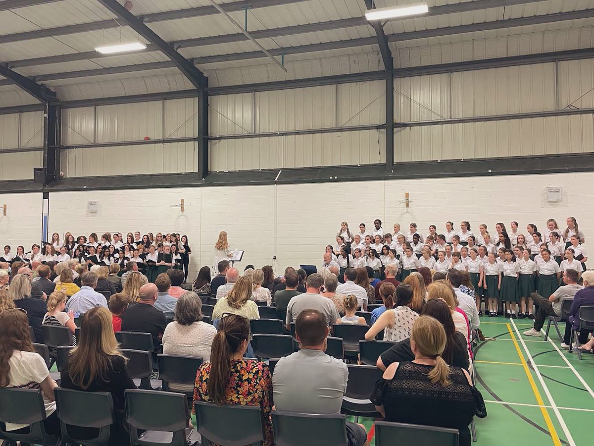 UptonHallMusic's tweet photo. What a fabulous evening our Summer Concert was on Tuesday! Finishing with a medley of songs from Les Miserables featuring 108 pupils, and some wonderful soloists 🎶🎤 #MusicIsLife 
@uptonhallfcj https://t.co/YRTQxA6IAW