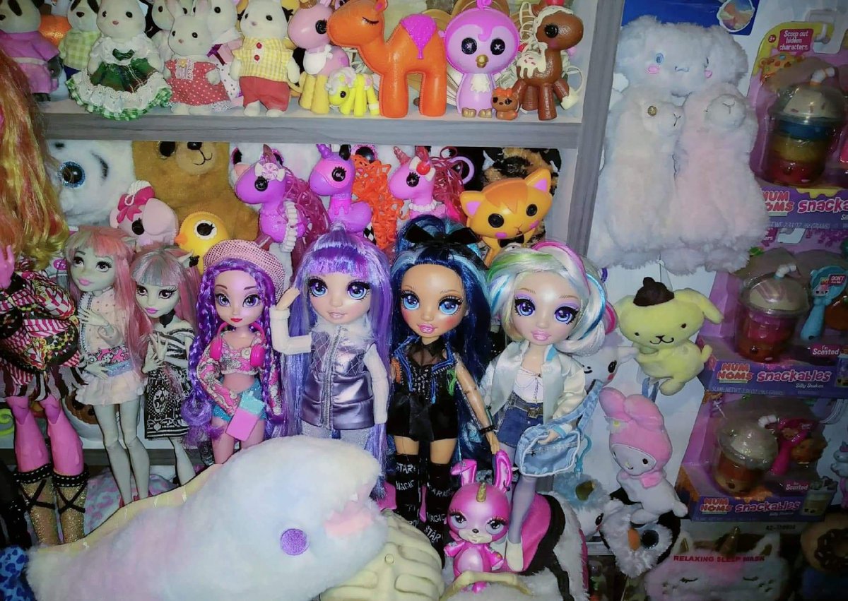 Miichel701's tweet photo. #rainbowhigh #dolls #amaya #violet #mga #mgae #dolldress #collector #collectibles #kidcore #toys #toycore #articulated #figures #lalaloopsy #monsterhigh https://t.co/gmGC0B7unD