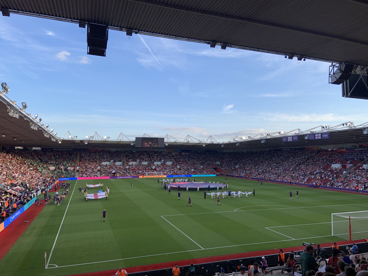 mo_wootten's tweet photo. C’mon England! #Euro2022 #NIRvENG https://t.co/XhRfhH0zJt
