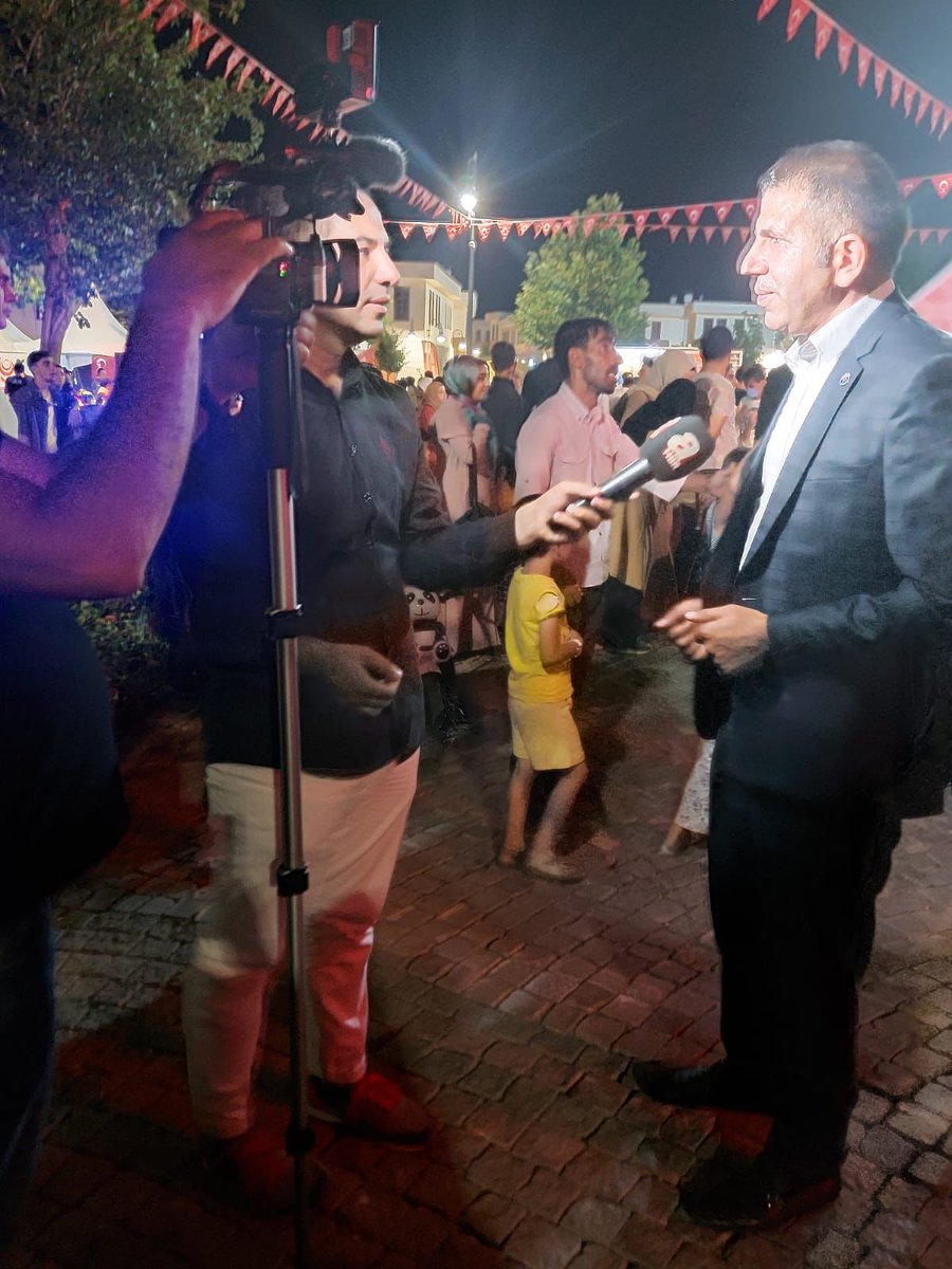 Şube Başkanımız <a href="/tekdemiRamazan/">Ramazan Tekdemir</a> 15Temmuz zaferini, vatanı savunmak için  iman dolu göğüsleriyle darbeye siper olan milletin kahramanlık destanını ve şanlı zaferini #DiyarbakırKurşunluCamiiMeydanı’nda  <a href="/Ahaber/">A Haber</a> televizyonuna yorumladı..