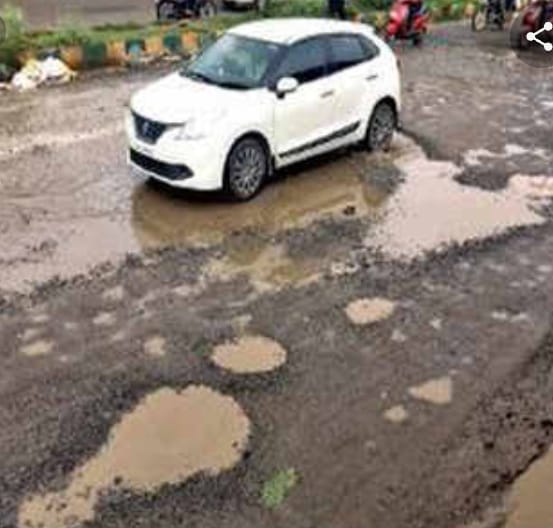 DebmalyaBhatta1's tweet photo. BBMP should be named after Picasso if potholes are considered to be an artform..
#BBMP  #Shameless #WeDeserveGoodRoads
#BangaloreRoads #PatheticCondition #PotholesEverywhere #AccidentProneRoads https://t.co/3BVba17U5h