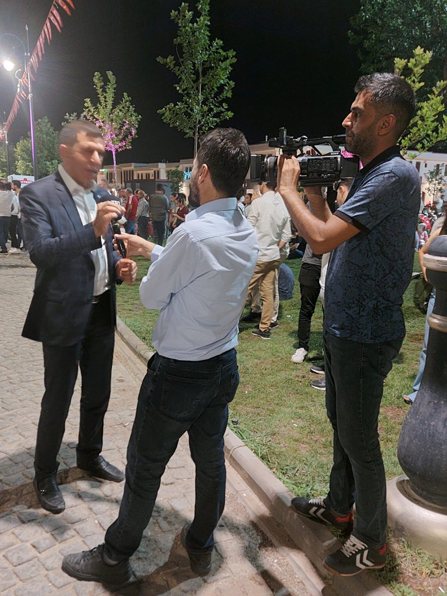 Şube Başkanımız <a href="/tekdemiRamazan/">Ramazan Tekdemir</a> 15Temmuz Destanı’nın 6.yalında #DiyarbakırKurşunluCamiiMeydanı’nda vatanı savunmak için darbeye siper olan milletin kahramanlık öyküsünü ve şanlı zaferini 15Temmuz ruhunu <a href="/TRTKurdiTV/">TRT Kurdî</a> televizyonuna yorumladı..