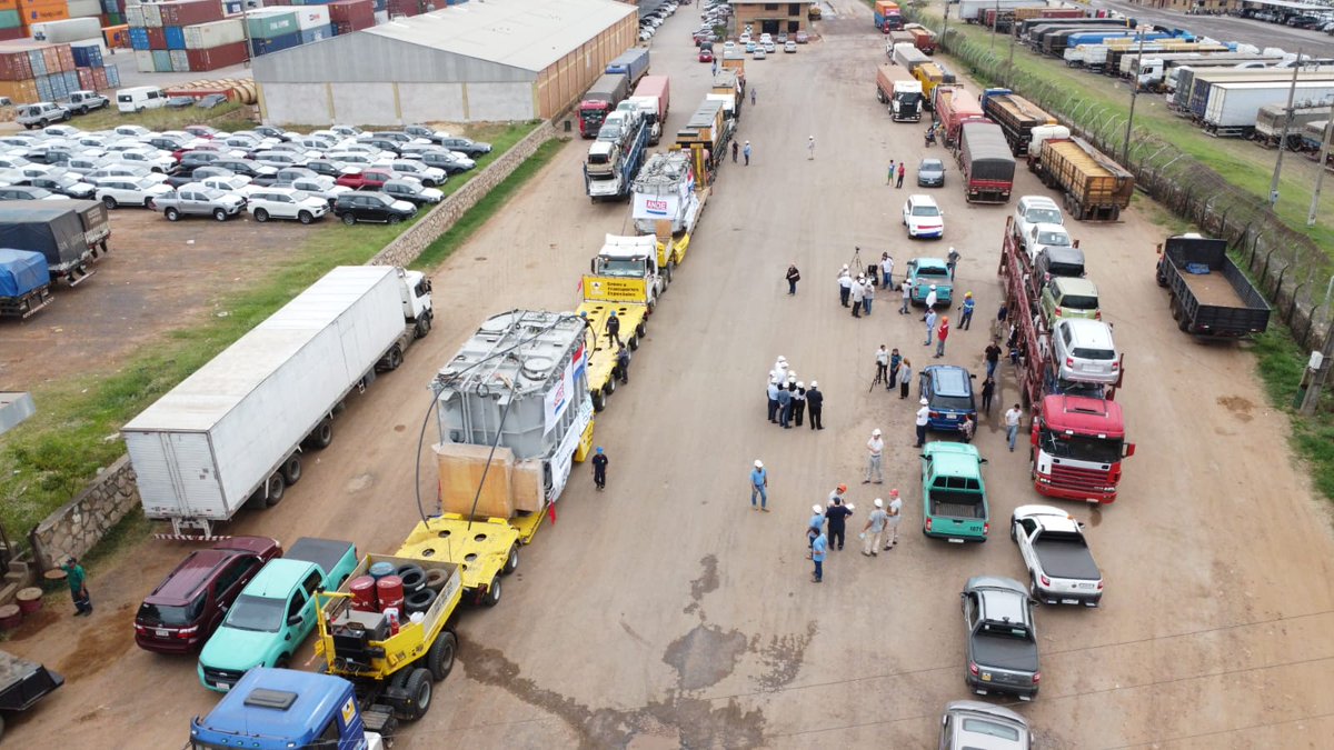 ANDEOficial's tweet photo. DÍA HISTÓRICO -  CON PASOS FIRMES HACIA SOBERANÍA ENERGÉTICA NACIONAL

🇵🇾 ANDE realiza el traslado de los dos primeros transformadores de potencia a la futura Subestación Yguazú 500 kV
@AgendaCAF
Más info en la web ▶️https://t.co/wSY093fqRD

#SoberaníaEnergética🇵🇾
#Yguazú500kV https://t.co/SyDz4KfmQR