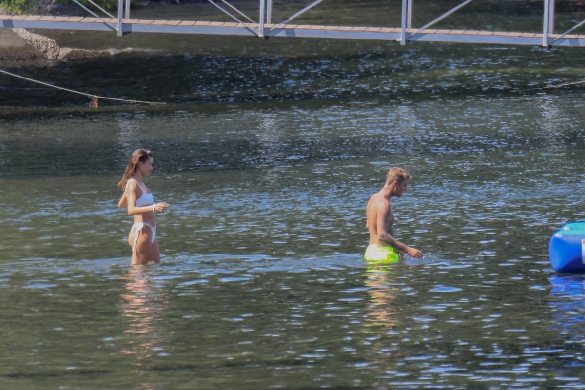 haileysoutfits2's tweet image. Hailey and Justin in Idaho.