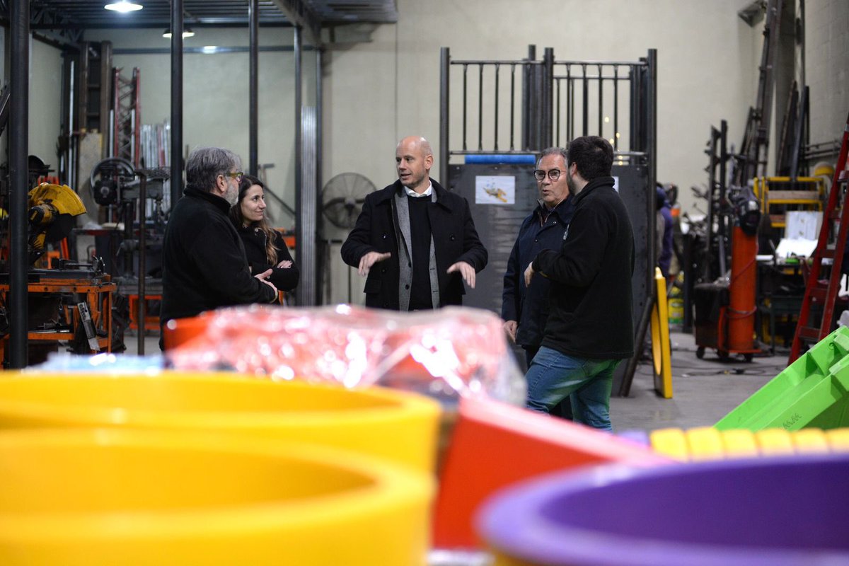 ¿Sabías que Pelotero es una marca creada en Argentina? En 1985, Fabrijuegos diseñó este clásico juego para diversión de niños y niñas. Hoy, junto al intendente <a href="/AlbertoDescalzo/">Alberto Descalzo 🇦🇷</a> visitamos esta PyME de Ituzaingó que sigue equipando parques y plazas de todo el país.