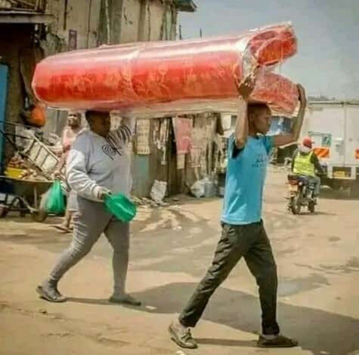 jonathan_atuha's tweet photo. Together we cn fight dis some body help me steal dis mattress 😥😥 https://t.co/ZgGwbtM5cv