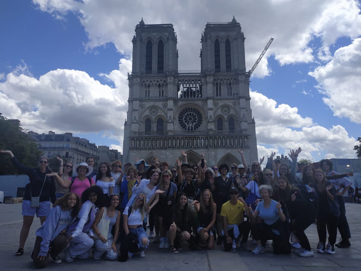 IlligAdventures's tweet photo. Paris, France holds so much beauty! The Louvre, Eiffel Tower, Notre Dame Cathedral &amp; Palace of Versailles. https://t.co/PSMIhfMyZy
