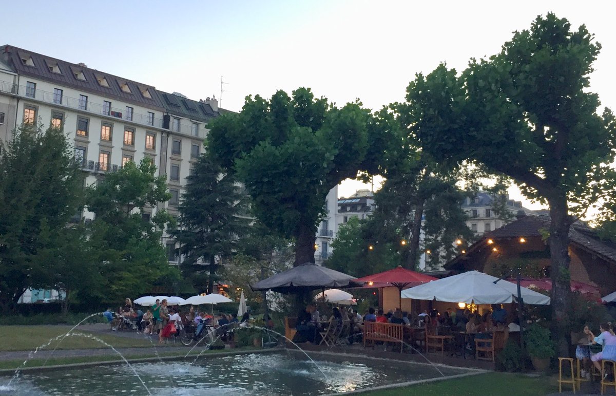 GmurHelen's tweet photo. #Geneva #Switzerland #alittlebitofbreeze #freshair #outside is free #Bruswick #beautifulevening #CottageCafe https://t.co/dkCCLlBuMg