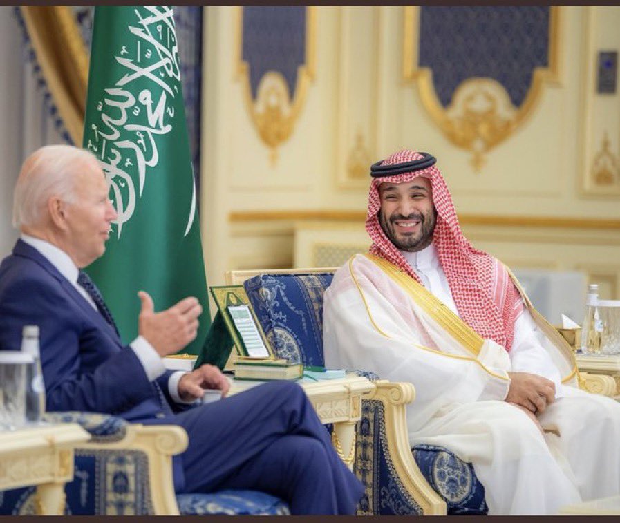 semi435's tweet photo. أجمل مناظر الدنيا ضحكتك 🇸🇦🇸🇦🇸🇦
💚💚💚
#ولي_العهد 
#القمة_السعودية_العربية_الامريكية 
#بايدن https://t.co/19BF8XZ3Qz
