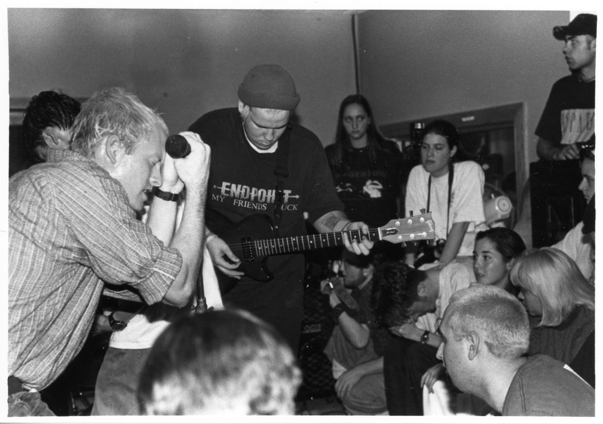 forgerelli's tweet photo. Falling Forward. 10/22/94. #studio158. North Windham, CT. Uncropped photo.
#hardcorepunk #punkrock #punk #punkhardcore #filmphotography #35mm #35mmfilm #mosh #moshpit #punkphoto #punkphotographer #filmphoto #punkphotography #filmphotographer #film #filmphoto #bnw #photooftheday https://t.co/Egzlc7d1d4