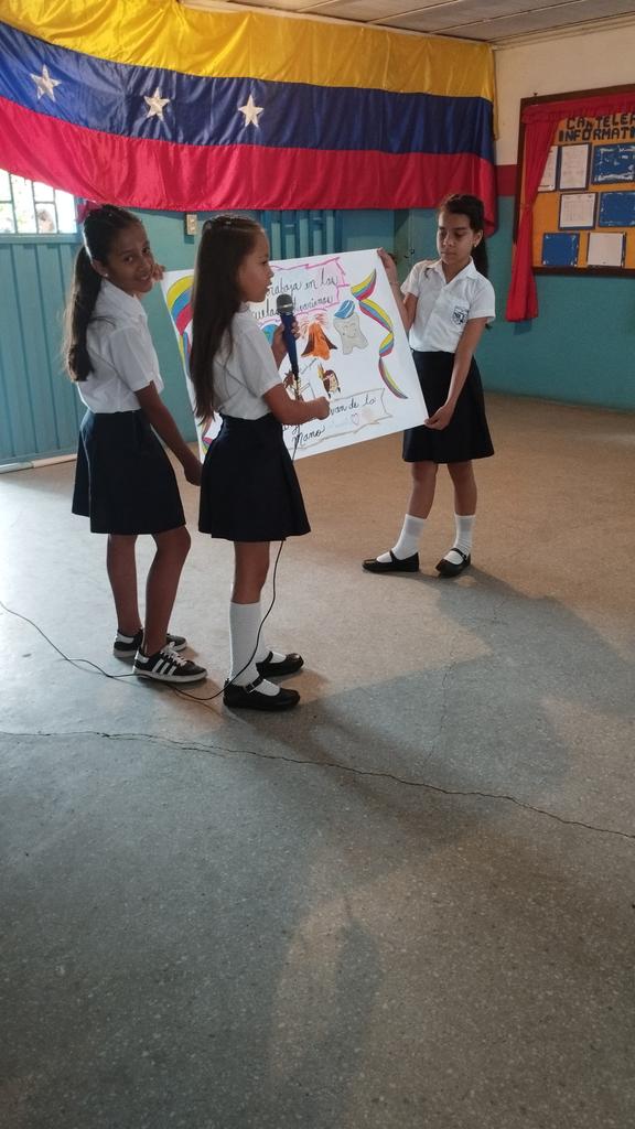 EscuelaRed's tweet photo. Así se trabaja en las Escuelas Bolivarianas Primarias @NicolasMAduro @_LaAvanzadora
@FreddyBernal
@MPPEDUCACION
@Berzabethg1 @Div_Ini_Pri_Esp @ZonaEducTachira @bolivar_rpa https://t.co/zpS8yyLQbW