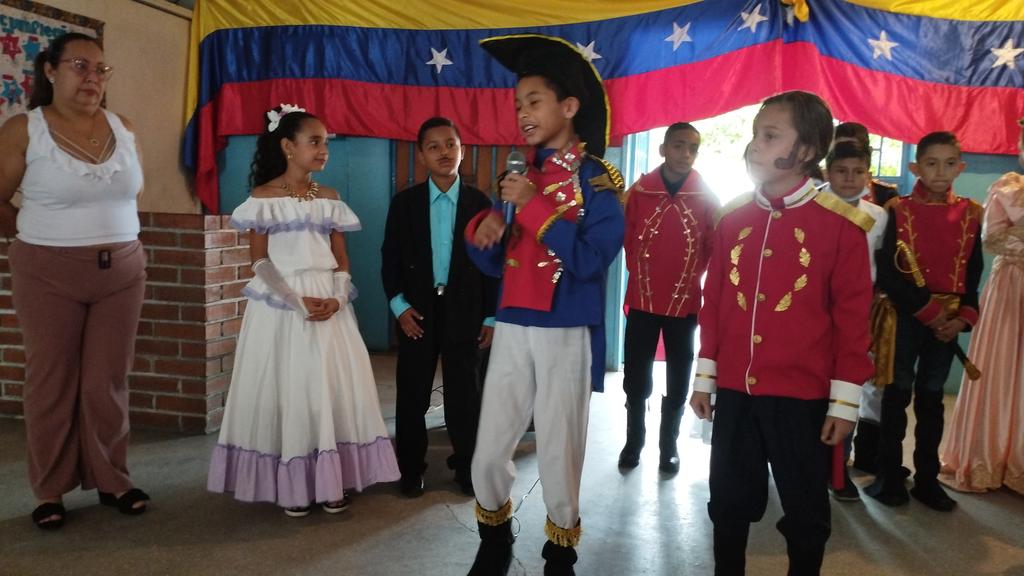 EscuelaRed's tweet photo. Así se trabaja en las Escuelas Bolivarianas Primarias @NicolasMAduro @_LaAvanzadora
@FreddyBernal
@MPPEDUCACION
@Berzabethg1 @Div_Ini_Pri_Esp @ZonaEducTachira @bolivar_rpa https://t.co/zpS8yyLQbW