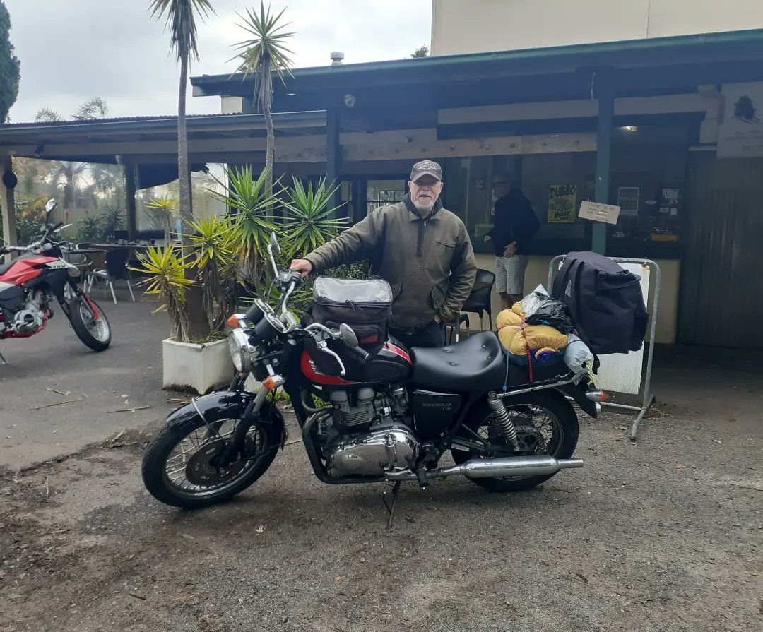 Heading north on the old motorcycle, on a bushbashing trip to Qld - seeking warmer weather