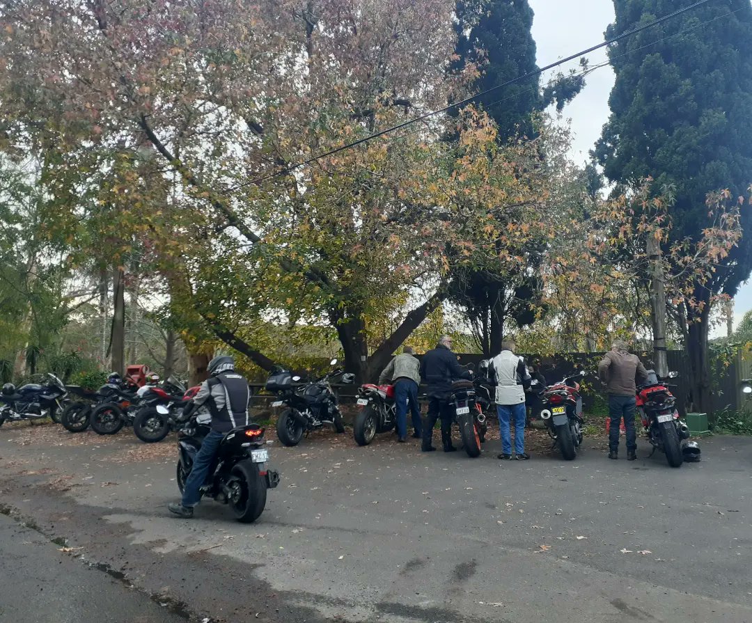 KennedCafe's tweet photo. Heading north on the old motorcycle, on a bushbashing trip to Qld - seeking warmer weather https://t.co/gF9fi6LwYB