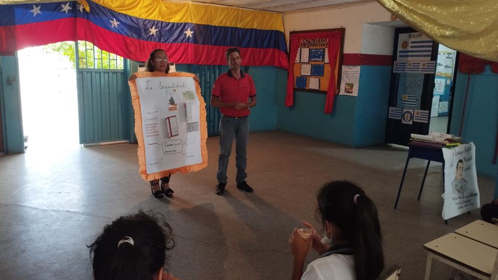 EscuelaRed's tweet photo. Así se trabaja en las Escuelas Bolivarianas Primarias @NicolasMAduro @_LaAvanzadora
@FreddyBernal
@MPPEDUCACION
@Berzabethg1 @Div_Ini_Pri_Esp @ZonaEducTachira @bolivar_rpa https://t.co/uAWTJO1hkt
