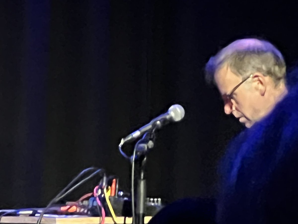 EoinKelly_13's tweet photo. More shots of a mighty gig @mptarmagh tonight with @RioghnachSings & Honeyfeet - It’s Been Awhile Buddy #Honeyfeet #BuddyTour #Ireland #IrishTour2022 #Ireland22 https://t.co/pPnSHm8lfW
