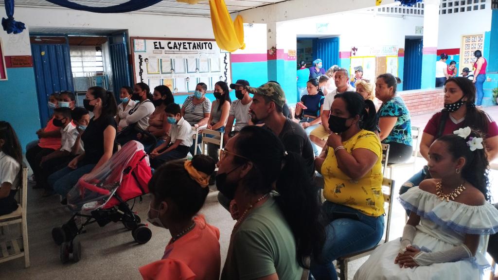 EscuelaRed's tweet photo. Así se trabaja en las Escuelas Bolivarianas Primarias @NicolasMAduro @_LaAvanzadora
@FreddyBernal
@MPPEDUCACION
@Berzabethg1 @Div_Ini_Pri_Esp @ZonaEducTachira @bolivar_rpa https://t.co/NFRz5ZDgH3