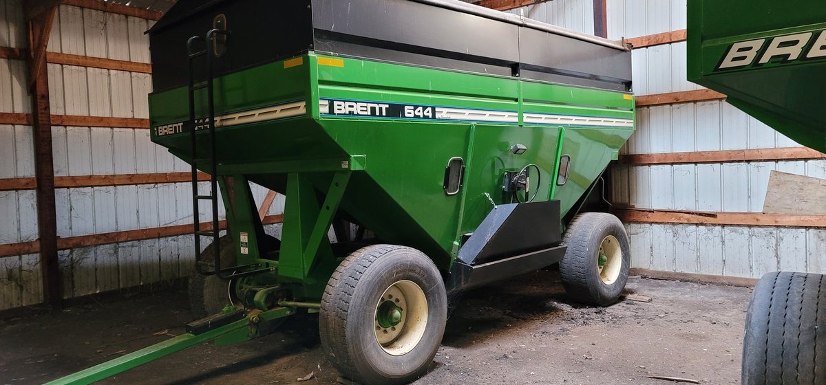 Dylangrieco's tweet photo. Ok Twitter world let's sell some wagons
2 Brent 644 wagons 
Always kept inside
Excellent condition
$17,000 each obo
Retweets Appreciated https://t.co/QBcFkD3Mpa