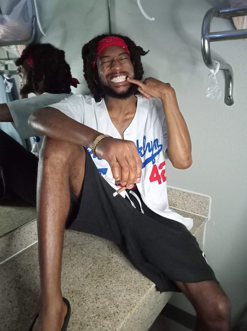 😁🖤📸 https://t.co/GlV204WDyQ