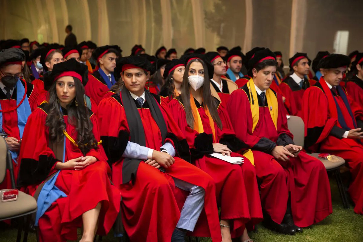 CADEUSFQ's tweet photo. ¡Felicitaciones a los nuevos graduados de la @USFQ_Ecuador, quienes ya son parte de la comunidad @USFQ_Alumni!

¡𝗧𝗼𝗱𝗼𝘀 𝘀𝗼𝗺𝗼𝘀 #DragonesPorSiempre 🐉!

#USFQ #USFQgrad
[S I G U E 👇🏻] https://t.co/6GHnsVsTYG