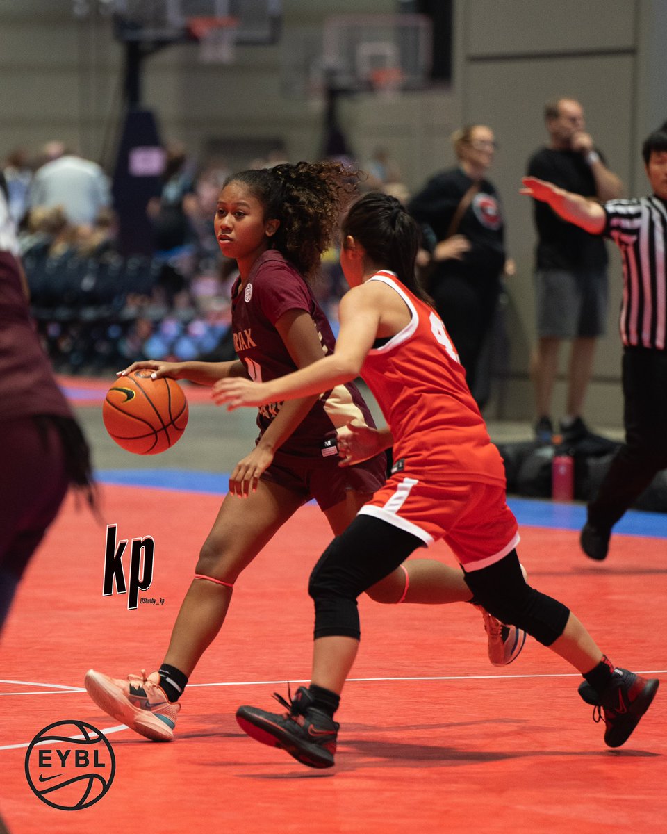 AlynaLALAJones's tweet image. Grateful to be able to compete #luvthegame #Learninggrowing @niketoc @NikeGirlsEYBL @FxStars2025Eybl @FairfaxStars