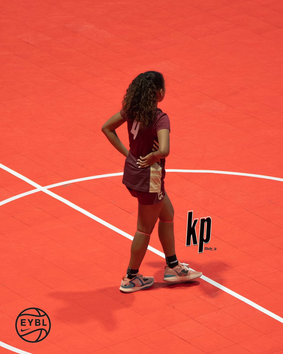 AlynaLALAJones's tweet image. Grateful to be able to compete #luvthegame #Learninggrowing @niketoc @NikeGirlsEYBL @FxStars2025Eybl @FairfaxStars