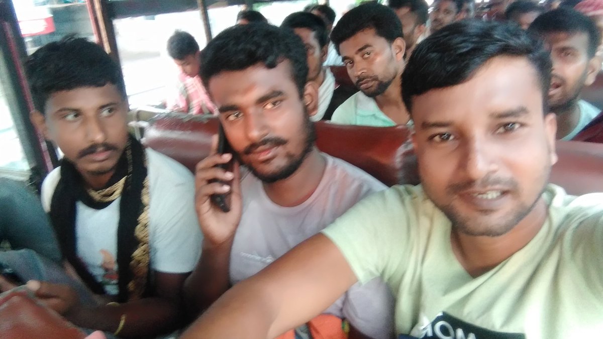 ProsenjitHira3's tweet photo. ये सरकार आखिर कार हमारे साथ क्या करना चाहती है आज सब 4 बजे हमारी पैदल मार्च निकलने वाली थी मगर यूपी प्रशासन ने हमारी पैदल मार्च रोक कर हमारी 45 दिन की पैदल मार्च की मेहनत बरबाद करदी हे आखिर कर ये सरकार हमारे साथ क्या करना चाहती है आखिर कब तक ऐसा जुलम करती रहेगी @abplive @aajtak https://t.co/RZf3v33CcG