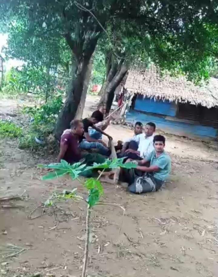 md_yasiein's tweet photo. The arrest of 7 Rohingya on July 15 by the Burmese Army's LIB 354 battalion at the Pallin Pyin (Rakhine) village monastery in Sittwe Township is part of the military's unfinished genocide on the Rohingya https://t.co/DR26k8e0Nu