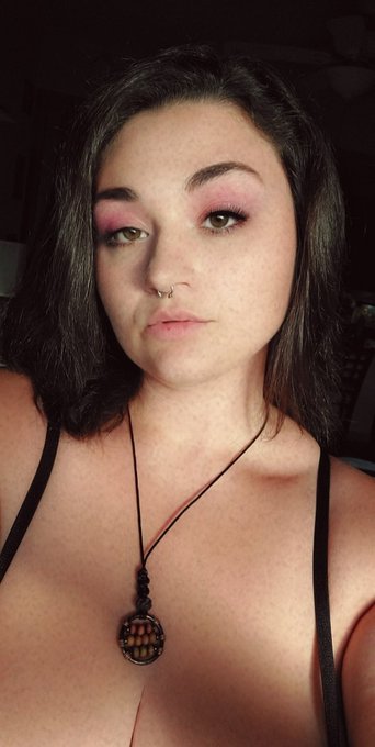 Online cum party with me on https://t.co/6jMnEMhP2Y https://t.co/rPCDGB8qiD