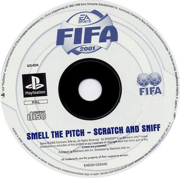 ChokoGamers's tweet image. ¿Quien se acuerda de que particularidad única ( o eso creo ) tenía el CD del Fifa 2001? 

Menuna bizarrada!! 🙈