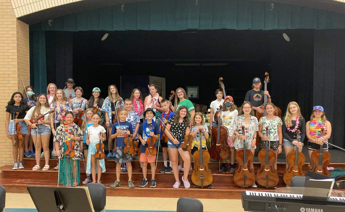 QVMS_Strings's tweet photo. String-A-Palooza 2022! What a wonderful week of music. This years counselors and campers were spectacular. Can’t wait for next year. ❤️🎶🎻😎 https://t.co/vrOxF8sPoA