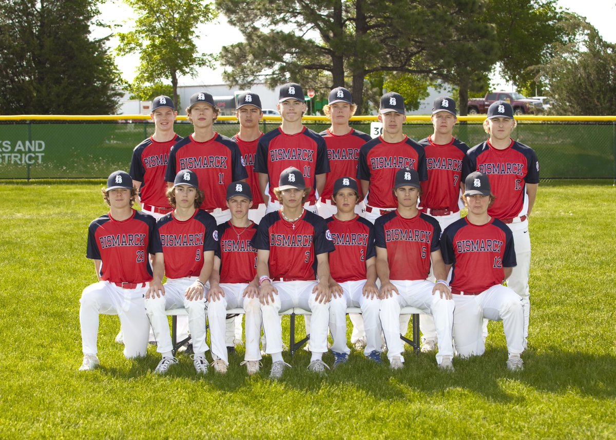 coach_strand's tweet photo. Bismarck 15’s capped of the regular season with a sweep over Williston and finished 25-5… state starts next Friday!! 💪 https://t.co/Fg3GmhoYFF