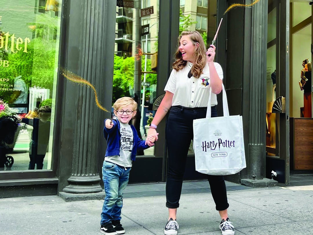 ensembletravel's tweet photo. If your family has a love for #magic, summon your suitcases (accio!) and head to Philidelphia and New York City like Ensemble's marketing teammate, Missi Wilson, and her family did! ✨
#HarryPotter #familytravel
https://t.co/McPZvdatq1 https://t.co/12uQD3Lkpv