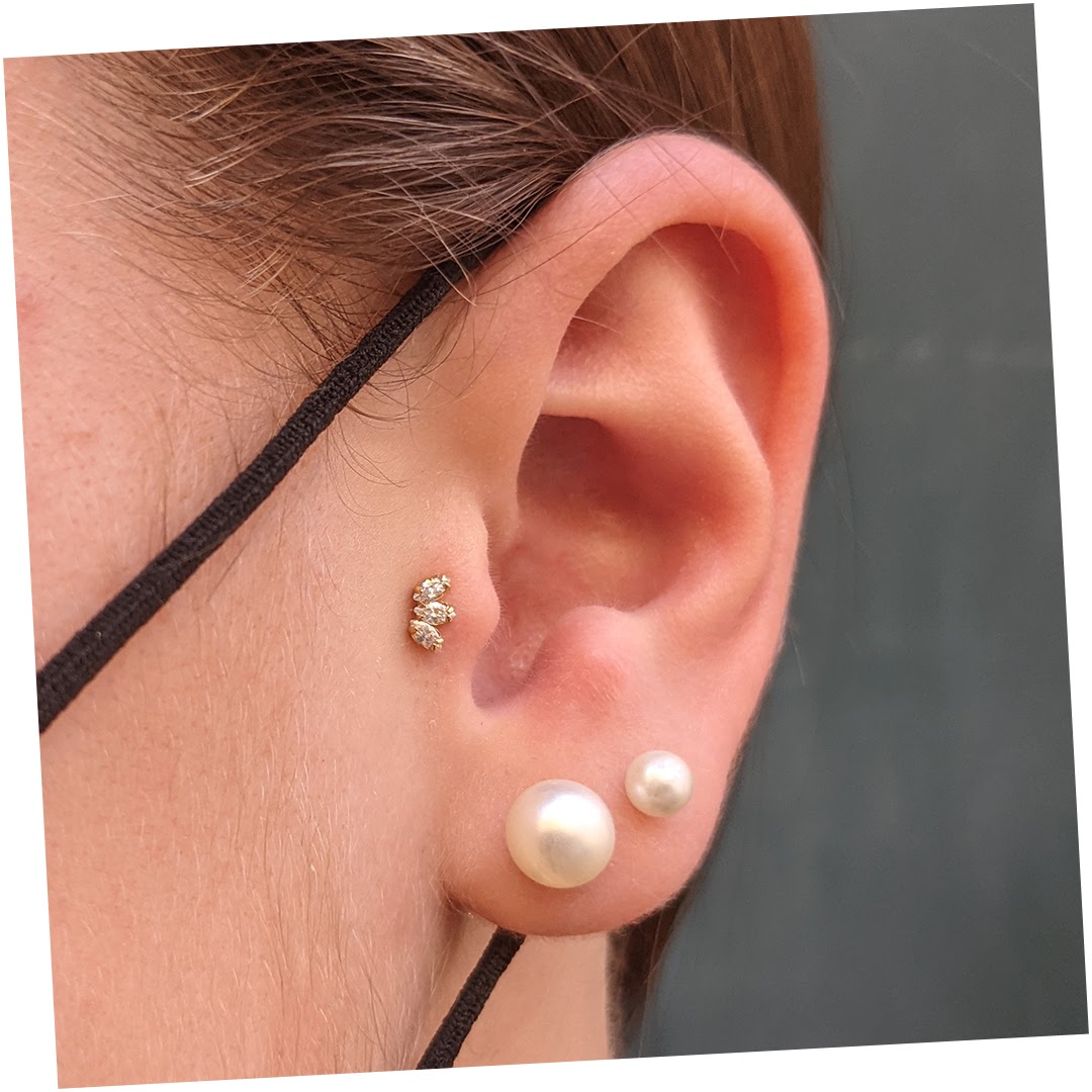 ShopSuwany's tweet photo. Premier changement pour ce tragus avec une mini marquise dorée.
•
•
•
#earpiercing #piercing #traguspiercing #tragus #marquise #jewelry #piercingjewelry #earcuration #kahunastudio #cannes https://t.co/uAKpD0CezQ