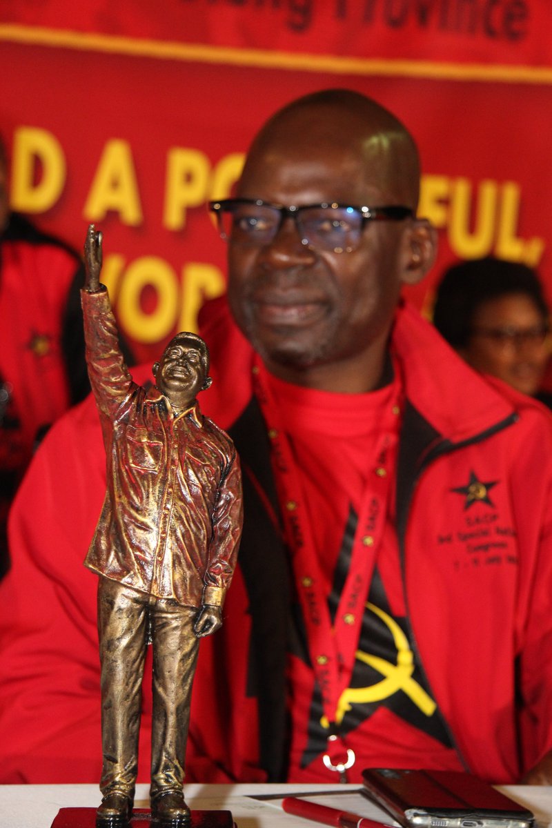 The undying spirit of Comrade Hugo Chavez lives on, and it's felt at the SACP 15th National Congress. 

A sculpture of Comrade Hugo Chavez presented to the SACP. #SACPCongress2022 #SACP15thNationalCongress
