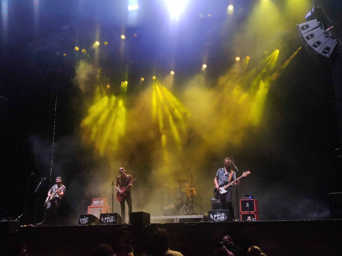 Y hoy <a href="/Desvariados/">Desvariados</a> en <a href="/rockland_fest/">RockLand Art Fest</a>