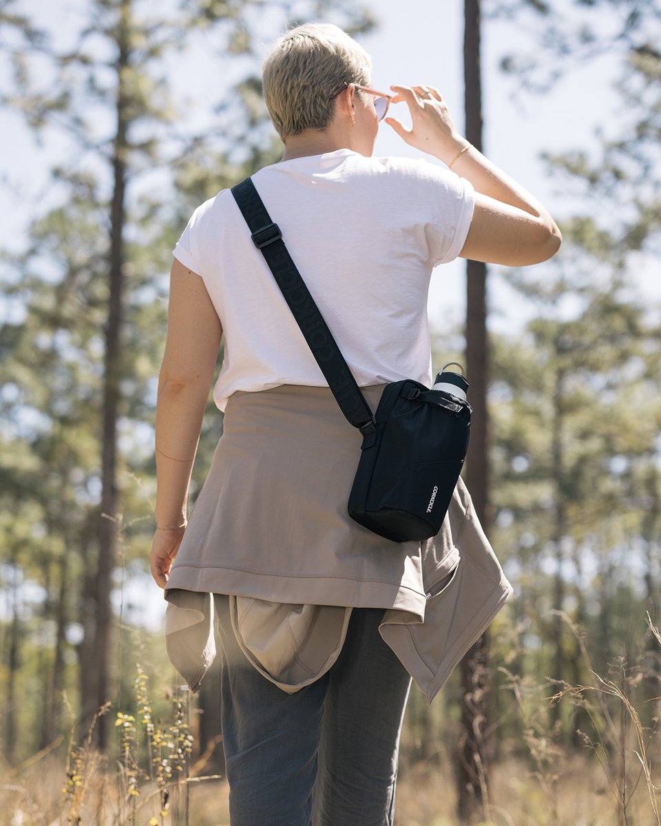 Elevate your summer hikes, neighborhood walks, and daily errands with Sling — the grab-and-go pro solution designed to tote your necessities in style. 
corkcicle.com/products/sling…