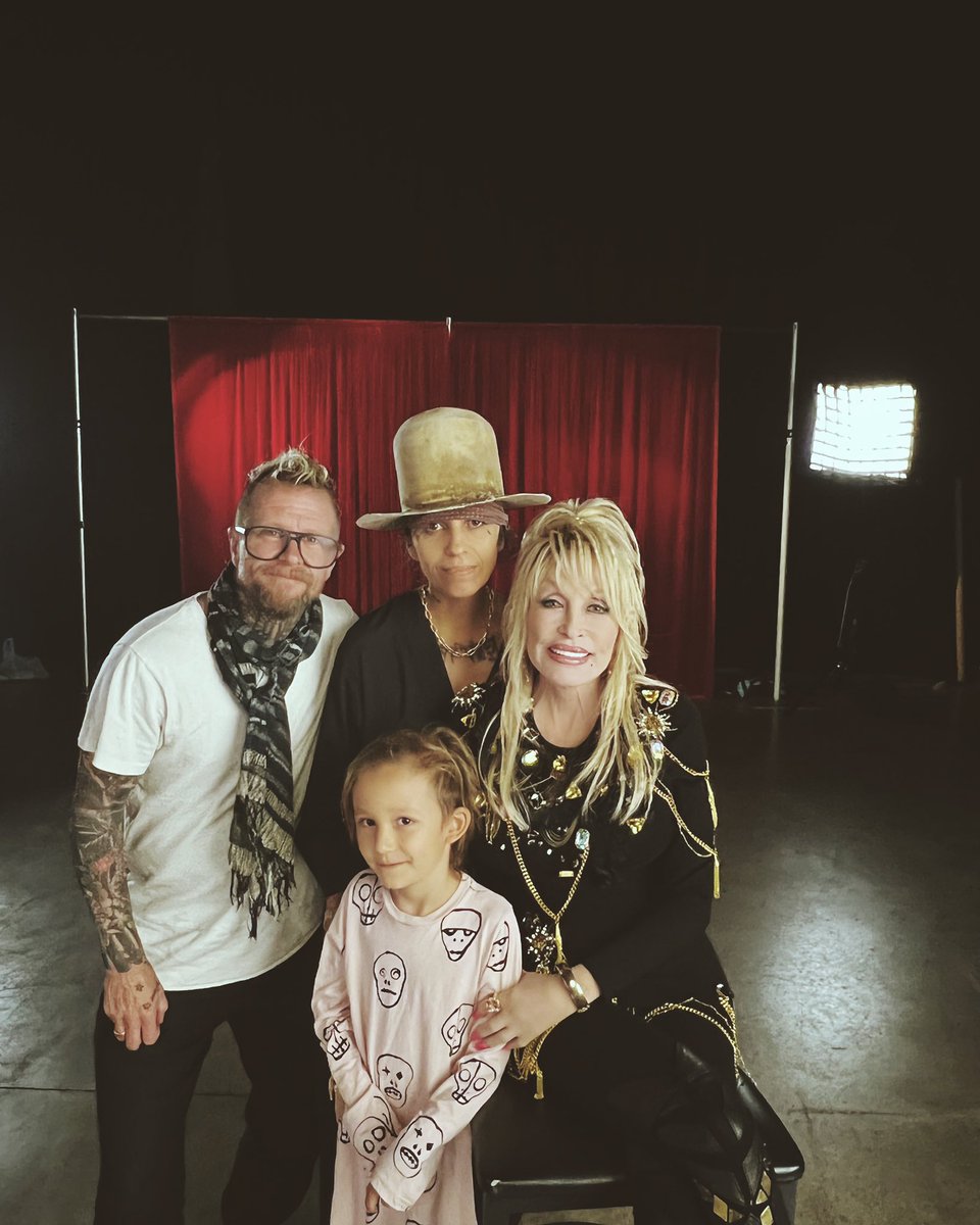 LINDA PERRY tweet media