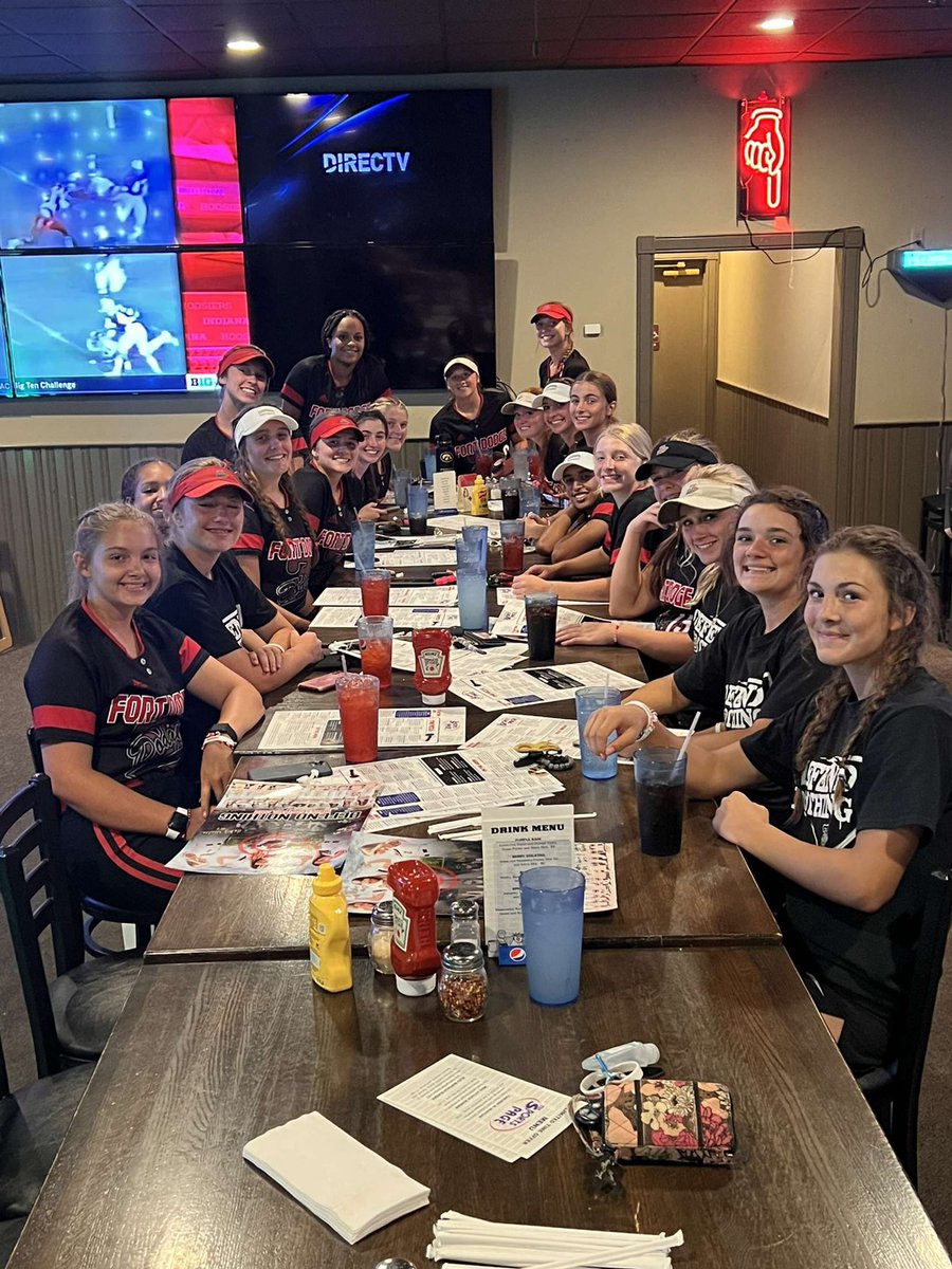 fd_softball's tweet photo. Big Dodger thanks to Lorrie and Jon Davis for our Regional Final game day breakfast and Nick Lara and Troy Bennett for our post game dinner!! We appreciate all the love and support from you guys!❤️ #defendnothing #statebound https://t.co/Ft0om1TeW7