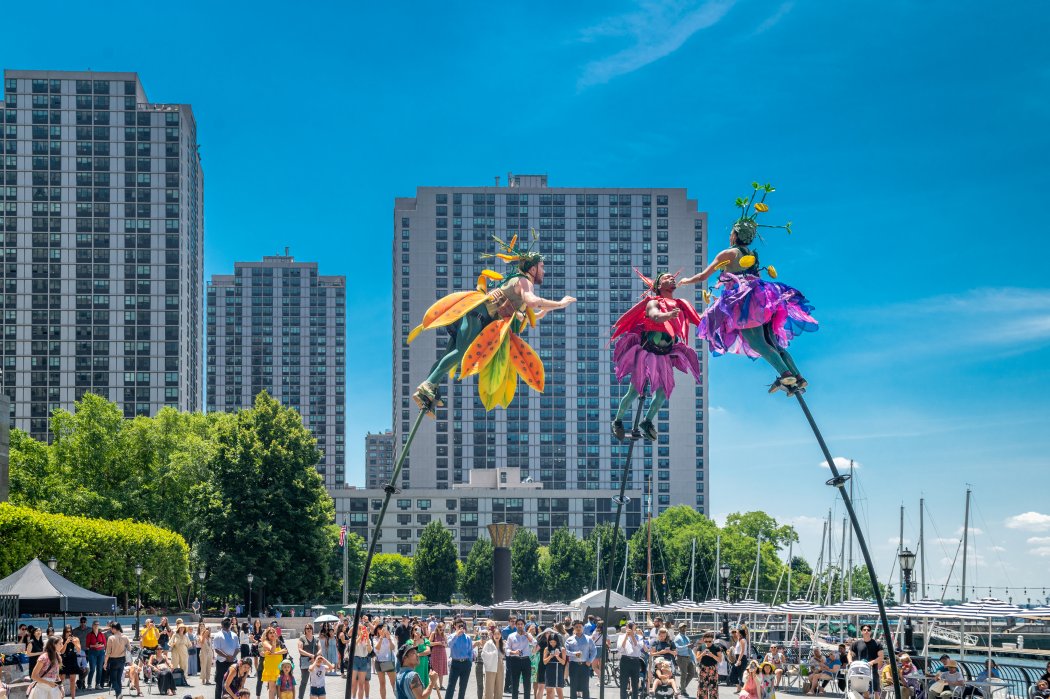 Something's blooming on the waterfront! Watch three daredevil artists spring to life in SWAY's BLOOM!, a 20-minute colorful performance that mixes theater, dance and circus to celebrate the beautiful nature of life🌸

Learn more: bit.ly/3RzUYct