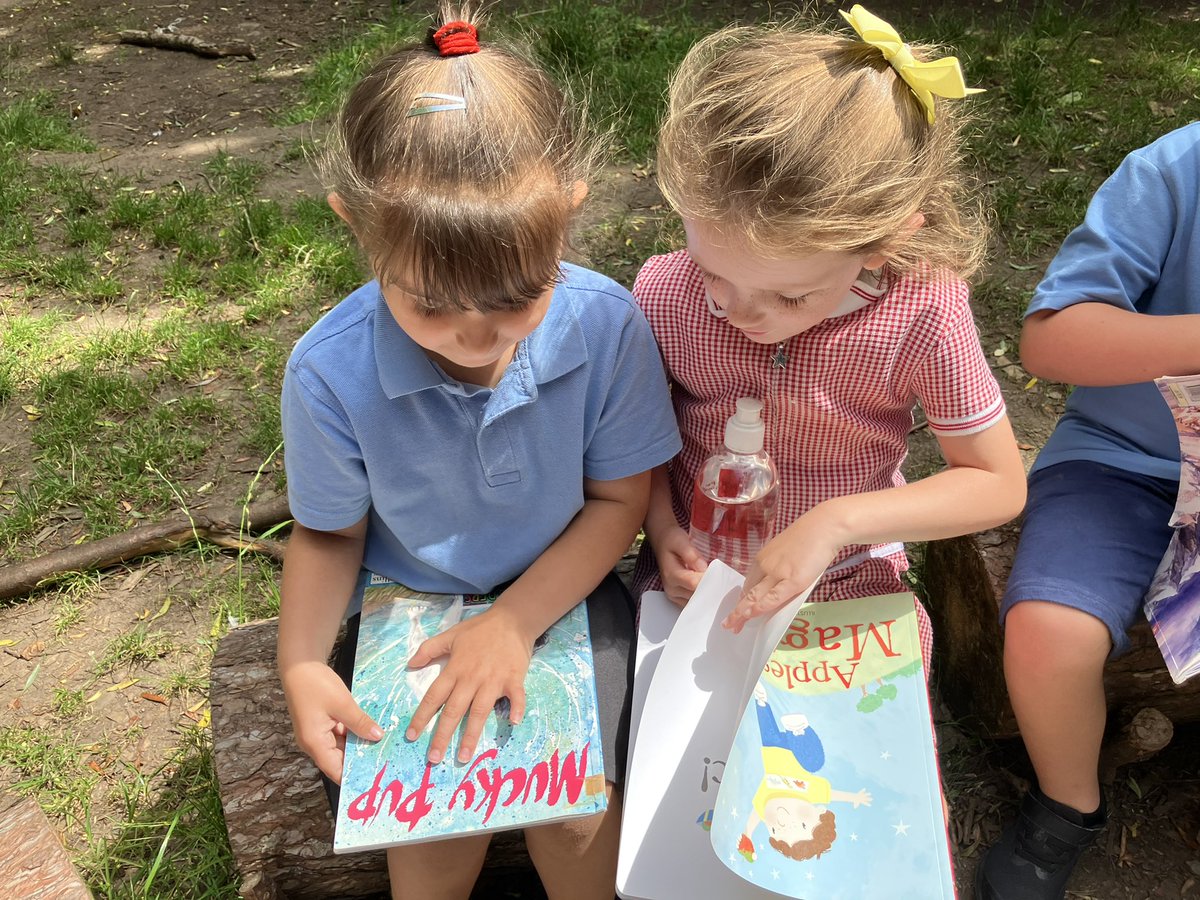 PentrerGraig's tweet photo. Rockets really enjoyed choosing a book to share with Rainbows out in the sunshine βοΈπ#pgplit https://t.co/9R0RH0EGt0