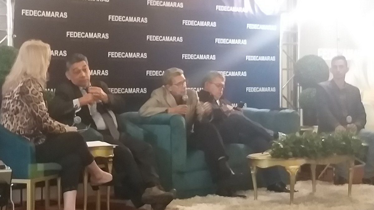 fedecamaras's tweet photo. Trabajo decente y productivo por una Venezuela próspera e inclusiva con @Leonarismendi; Alfredo Padilla, #ATRAEM; Gerardo Ávila @CentralASI; José Elías Torres; Sec Gral #CTV, Marco Tulio Díaz, pdte Funtbcac. Moderado por @epdgiaco
#EnDesarrollo ⬇️⬇️⬇️
https://t.co/eoBa0rzZx1 https://t.co/wvGmRPvc6U