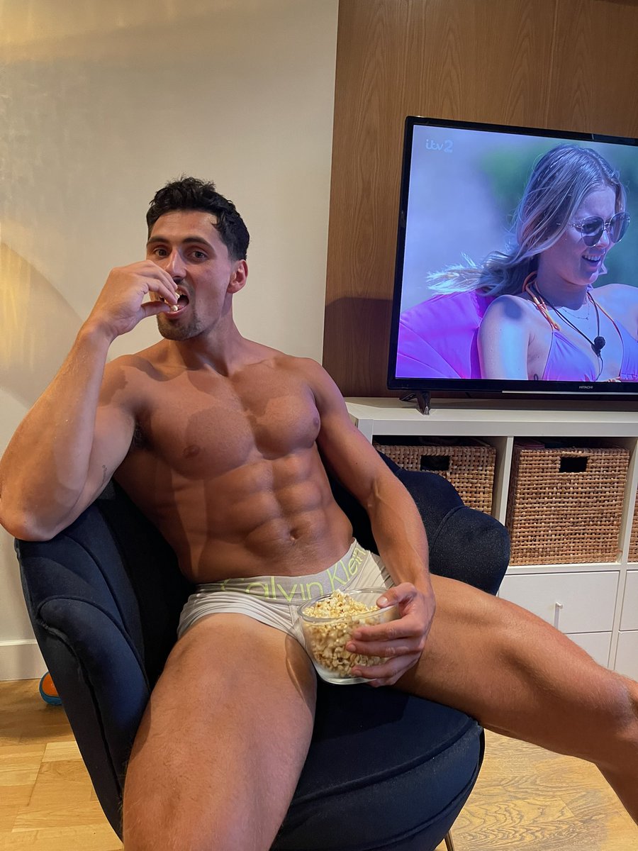 yngrfit's tweet photo. Popcorn ready #LoveIsland https://t.co/5bvSMe8ZPV